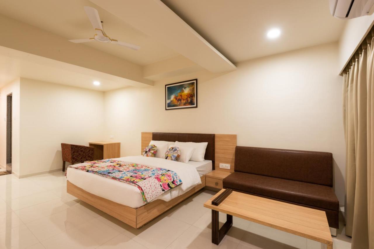 Hotel Drishti,Bhopal Eksteriør bilde