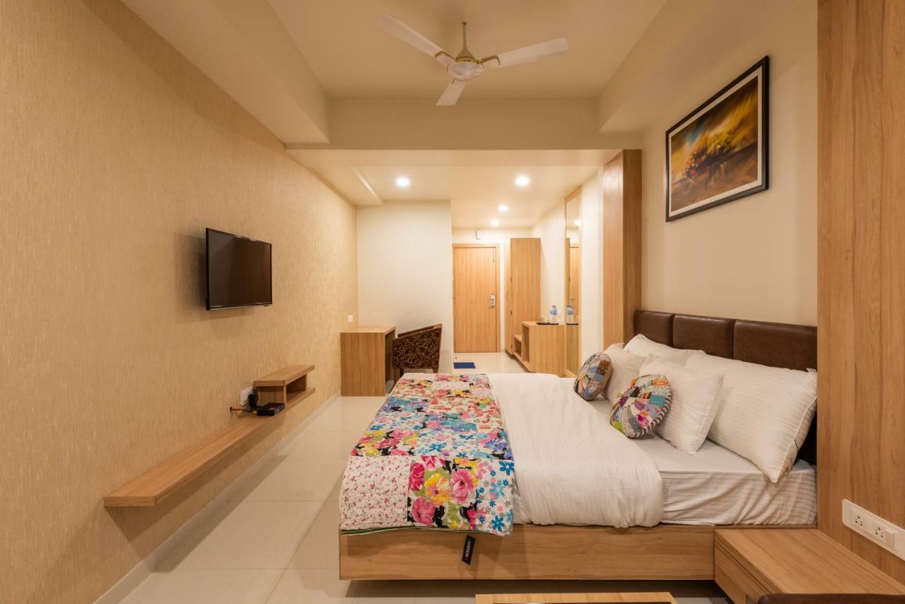 Hotel Drishti,Bhopal Eksteriør bilde